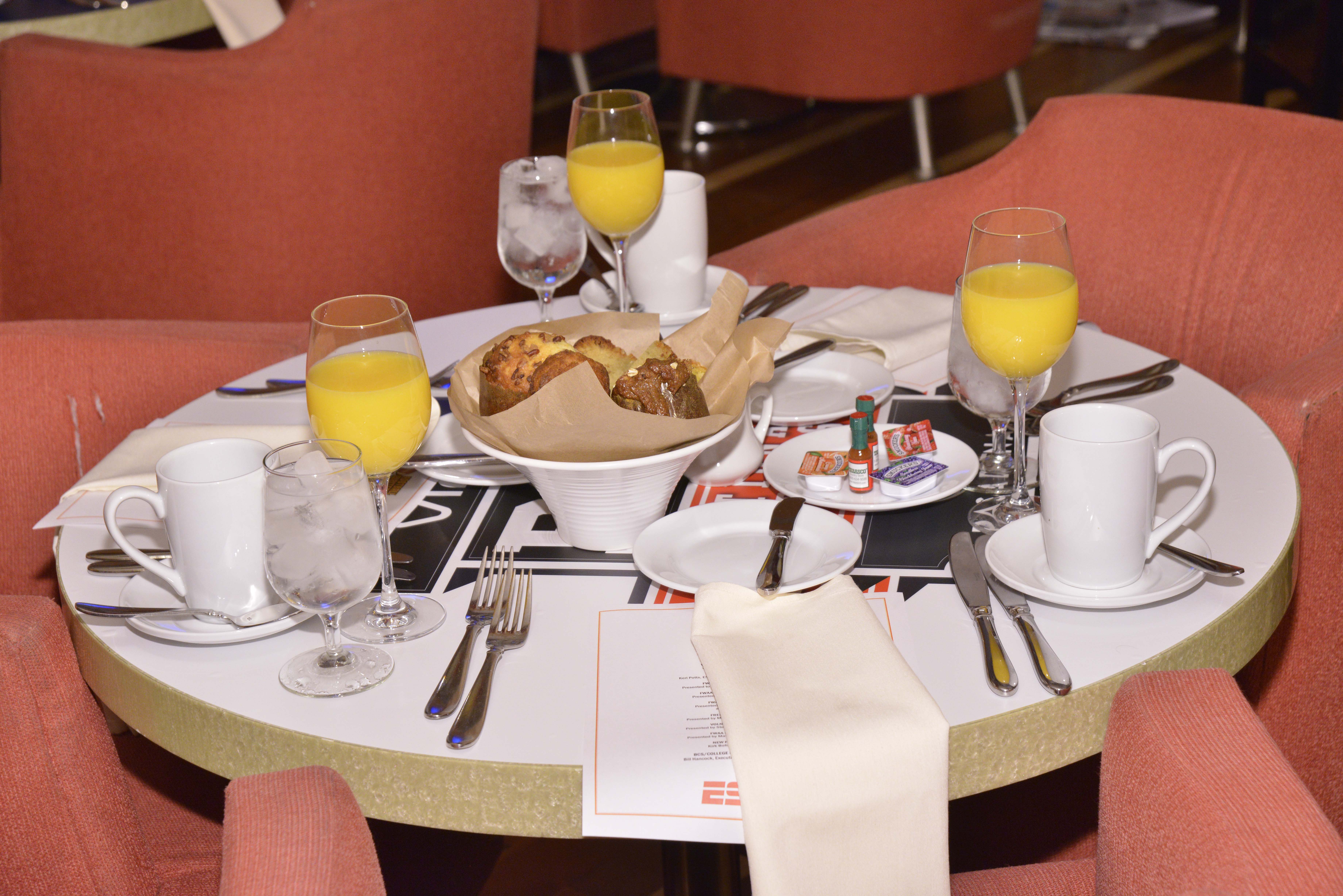 How to Set a Table for Breakfast | Transit Hotels